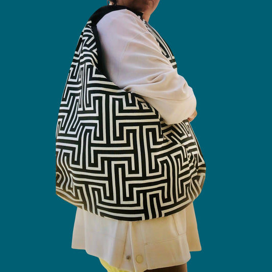 Black and White Labyrinth Style Lab.Oho Bag
